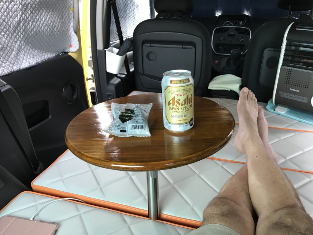 御嶽ロープウエイ駐車場で缶ビールタイム