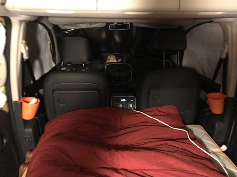 冬の車中泊で電気毛布は寝袋の中に敷けばポータブル電源