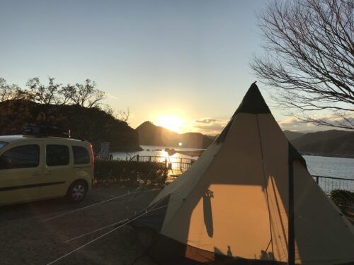 孫太郎オートキャンプ場の夕陽とマイテント